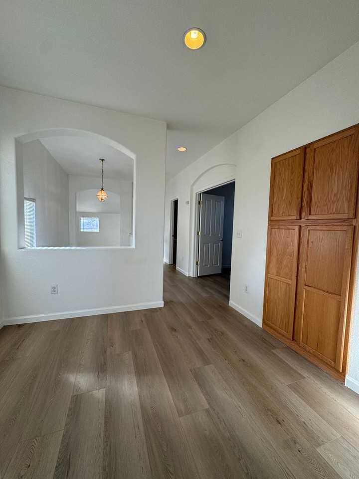 10073 Mosaic Way - Photo 5 of 14