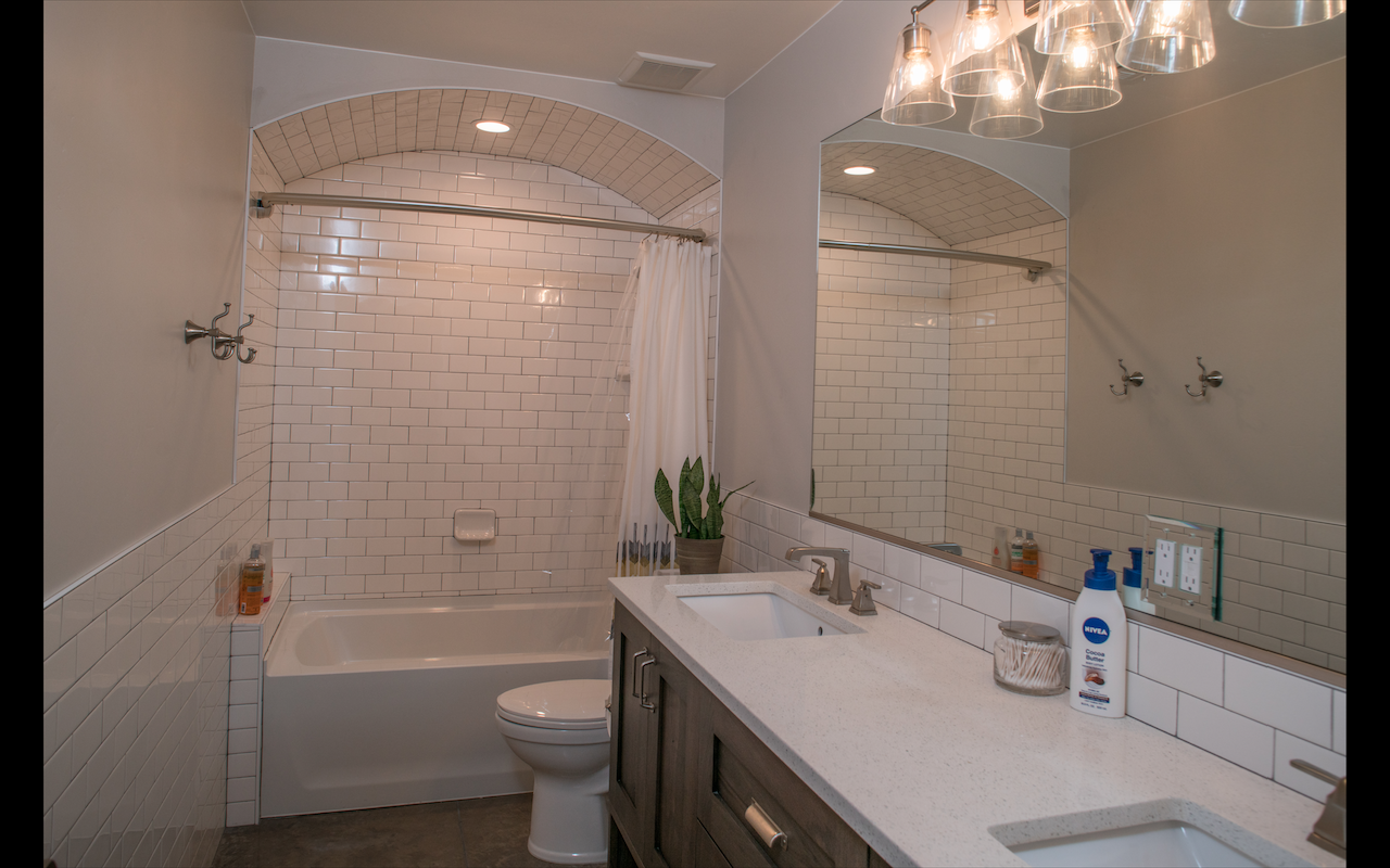 1076 E 1720 S - Photo 4 of 5