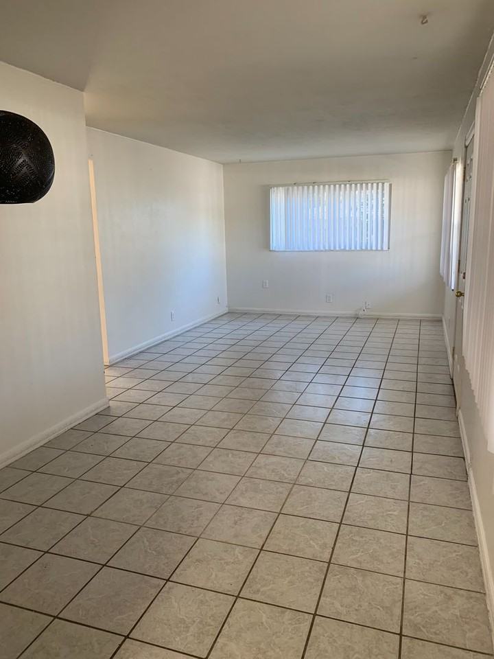 4412 W Varn Ave - Photo 6 of 9