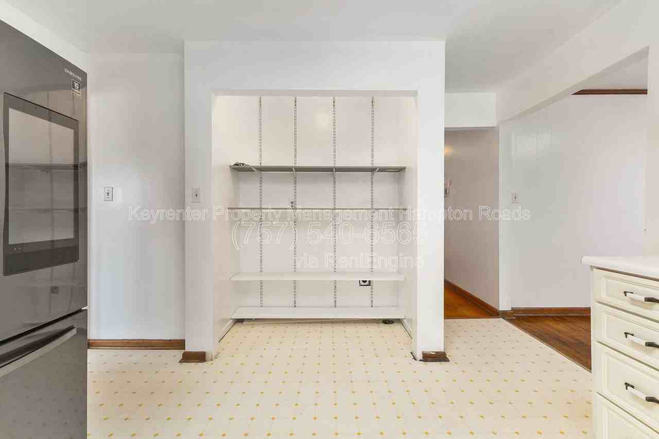 606 Charlton Dr - Photo 4 of 25