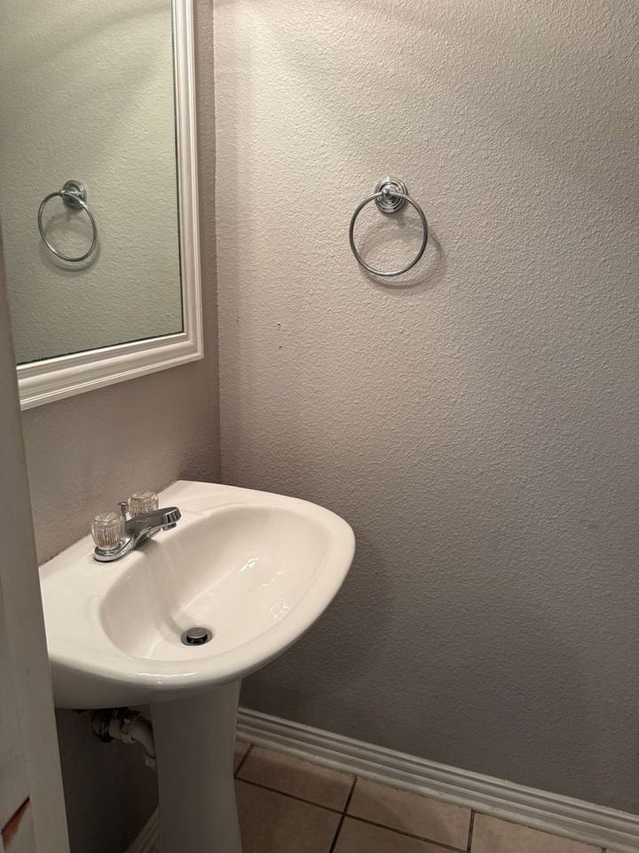 510 Vienna Ct - Photo 7 of 15