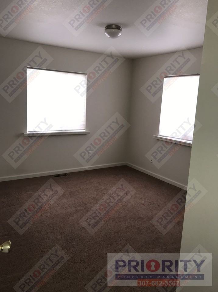 3700 Lunar Ave - Photo 7 of 11