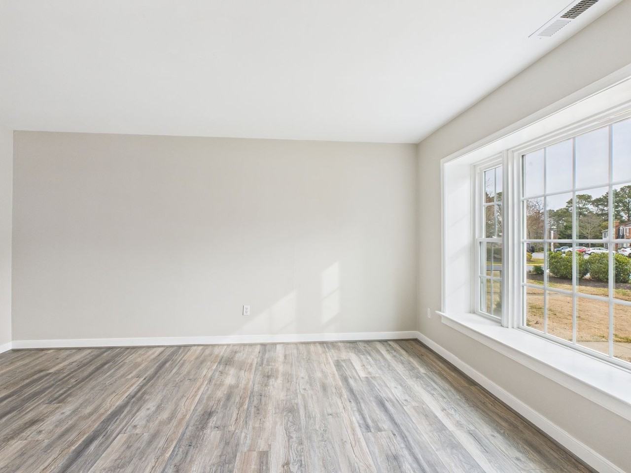 2222 Brightmoor Ct - Photo 5 of 30