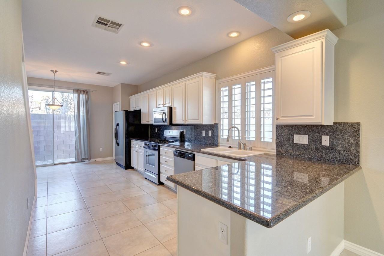 6158 Adams Bay Ave - Photo 4 of 16