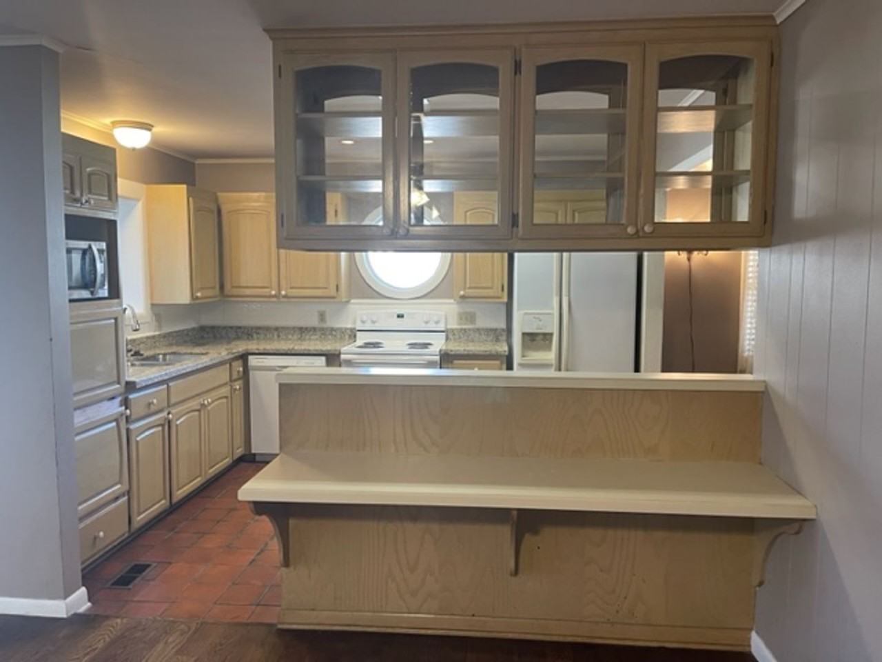 6819 E 17th St - Photo 7 of 32