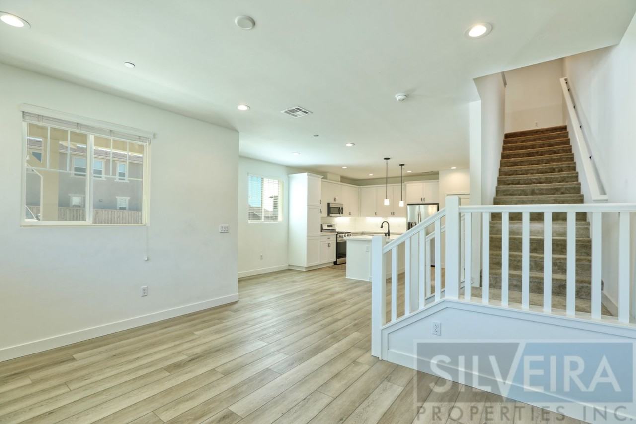 3877 Hayfield Loop - Photo 6 of 44