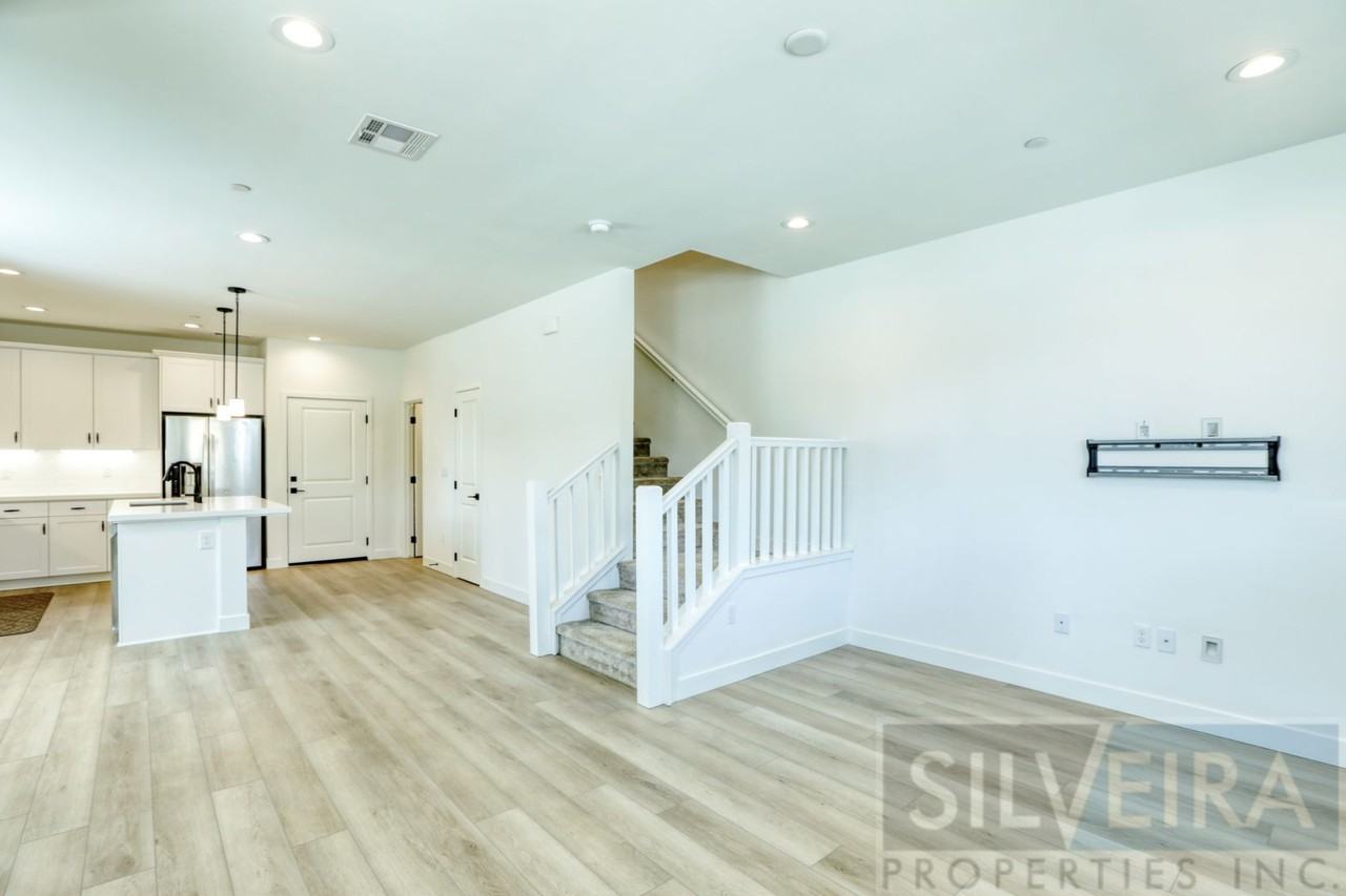 3877 Hayfield Loop - Photo 7 of 44