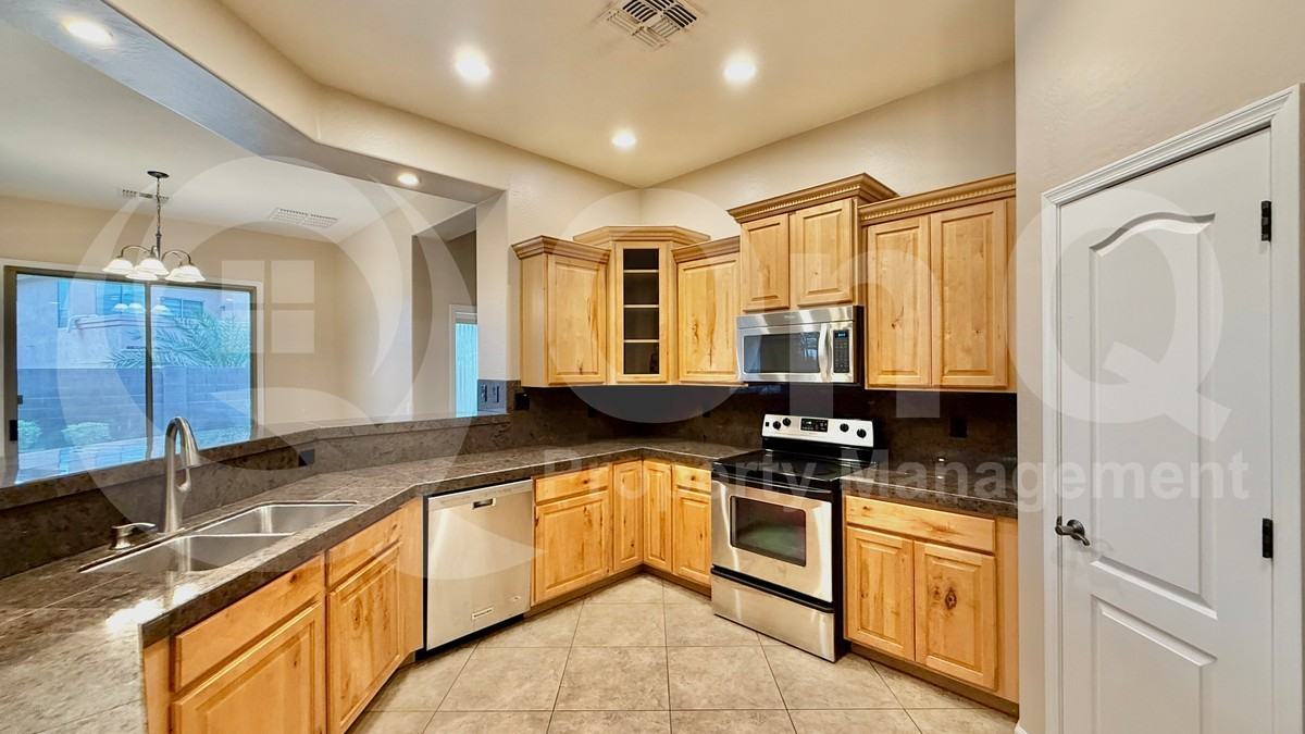 6417 W Lucia Dr - Photo 5 of 21