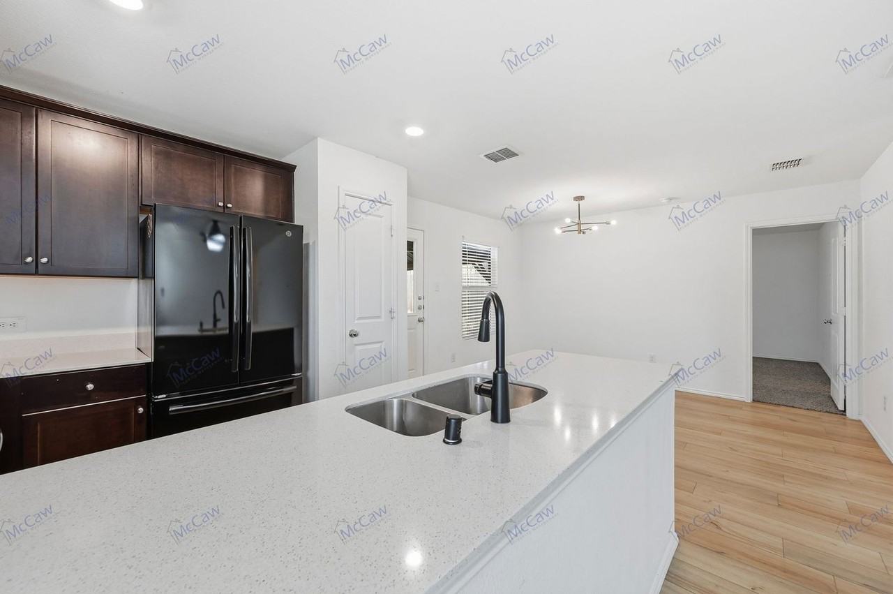 9729 Motley Dr - Photo 5 of 22