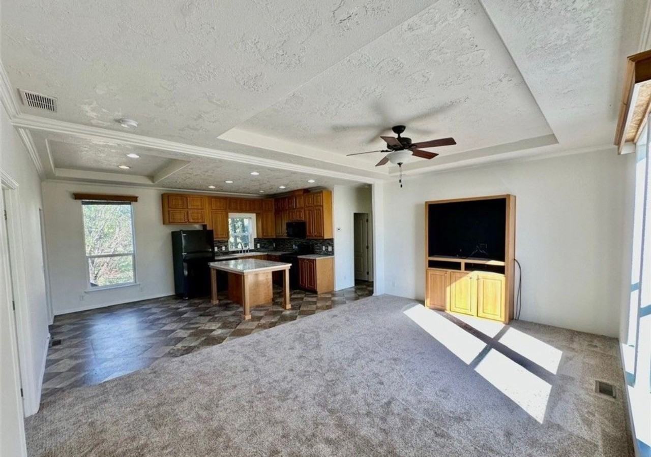 9581 Jones Ave - Photo 3 of 12