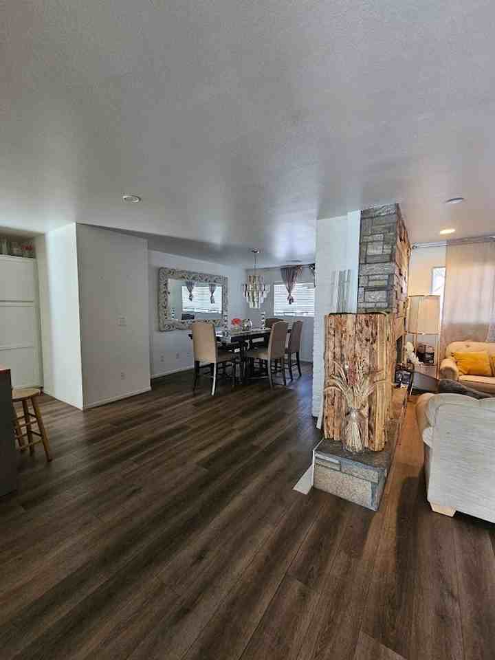 2107 Frontier Ave - Photo 3 of 7