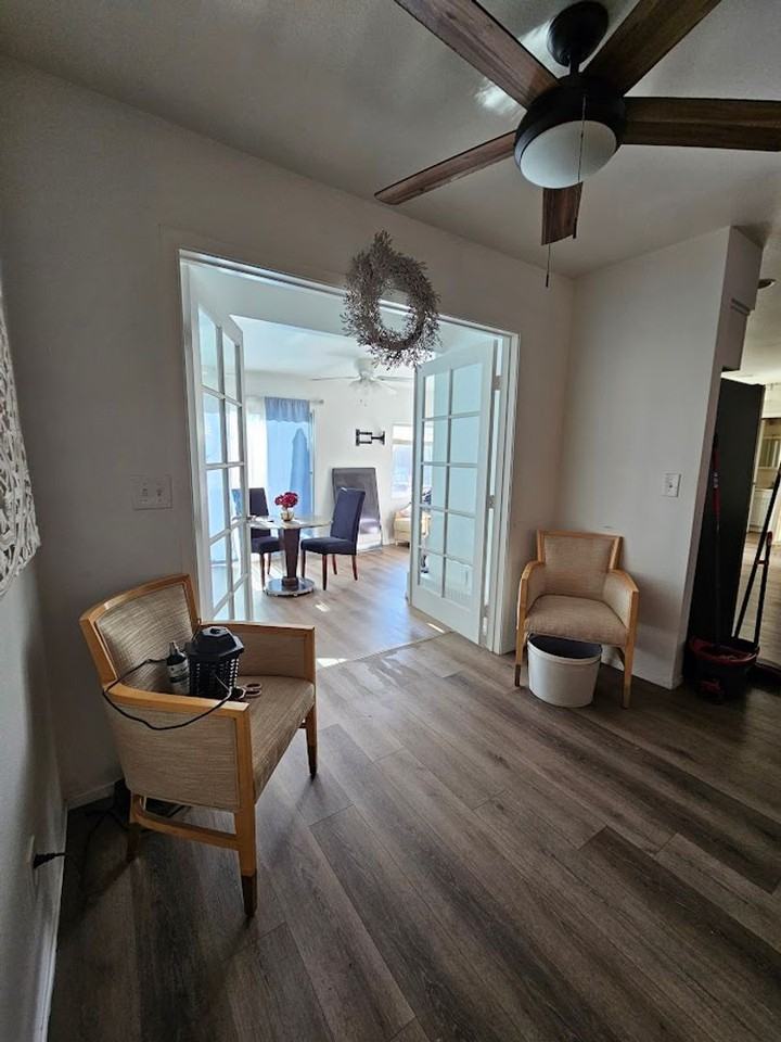 2107 Frontier Ave - Photo 4 of 7