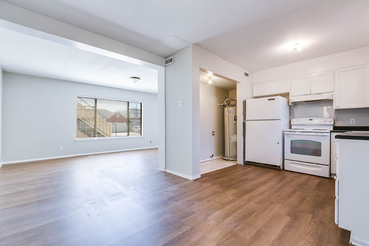 1425 Austin St - Photo 4 of 18