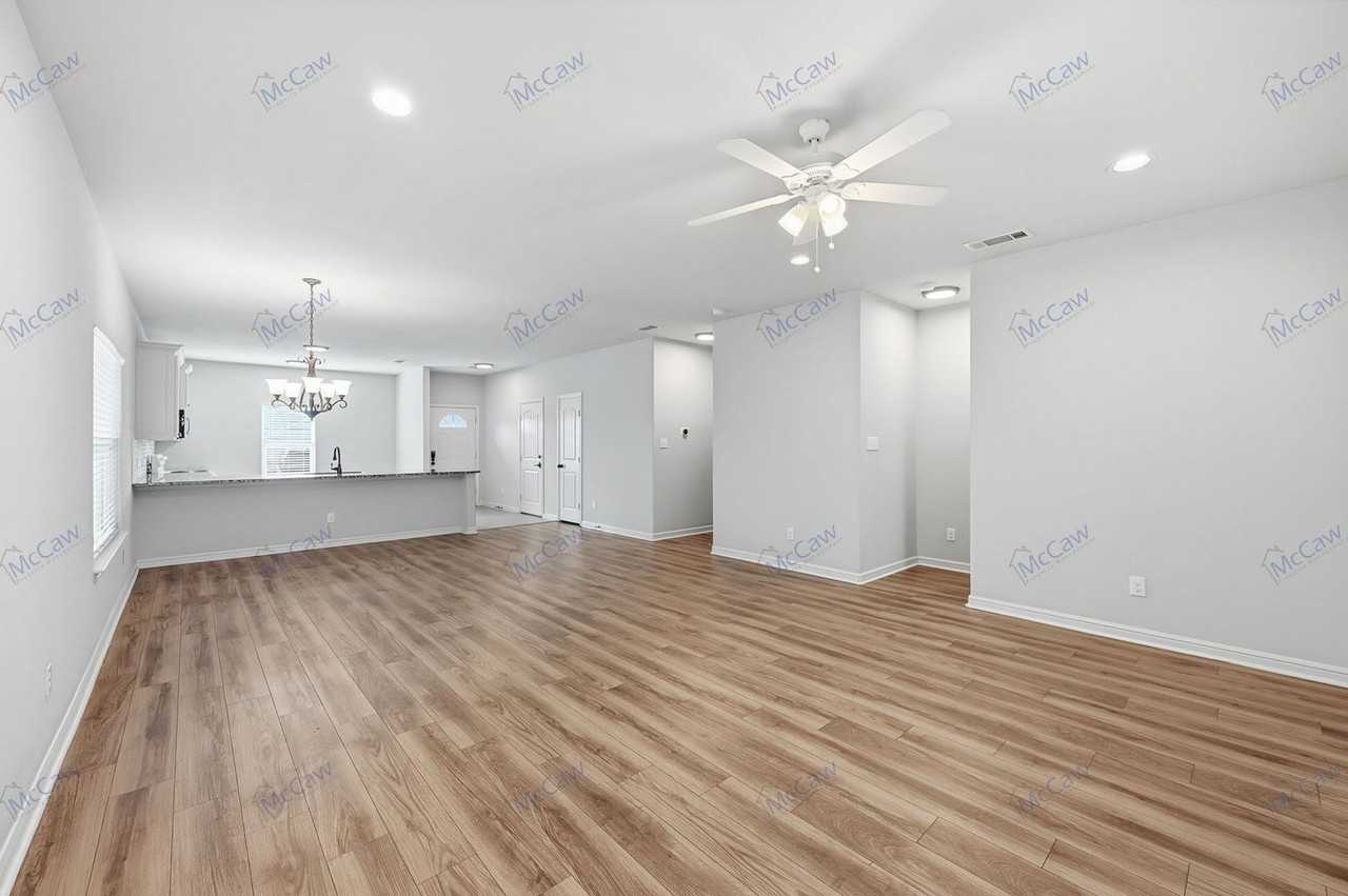 5504 Wellesley Ave - Photo 3 of 22