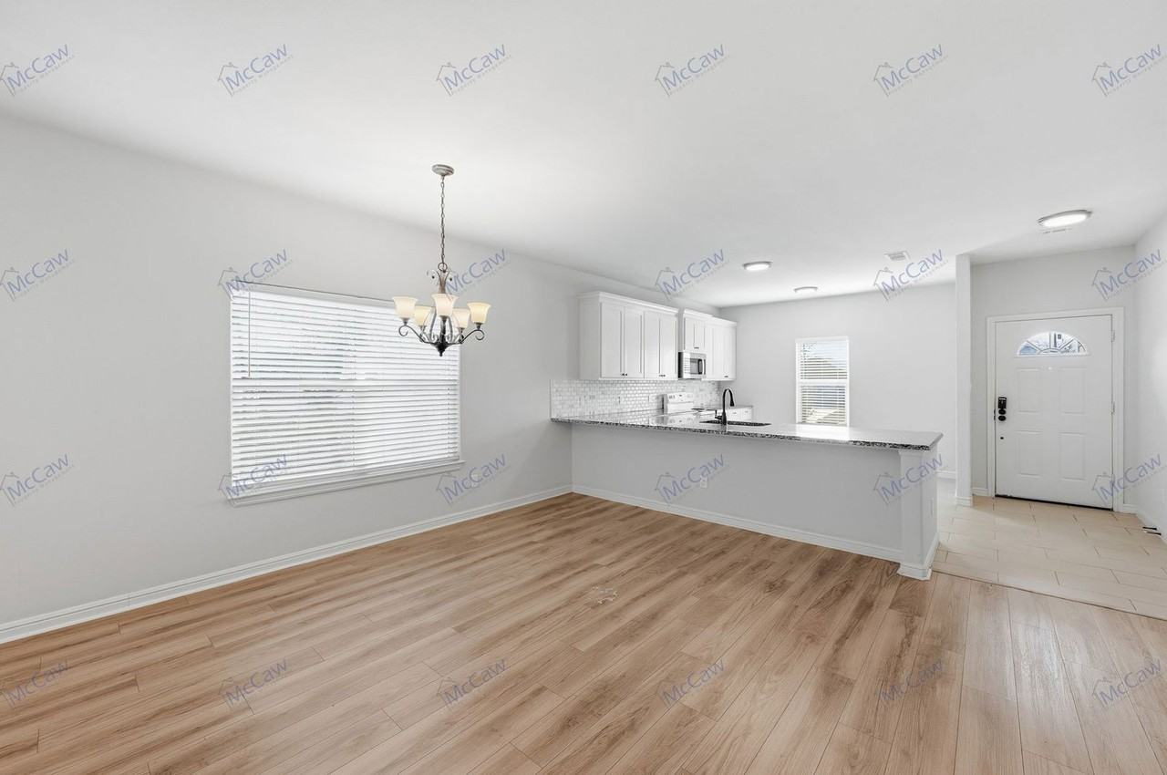 5504 Wellesley Ave - Photo 4 of 22