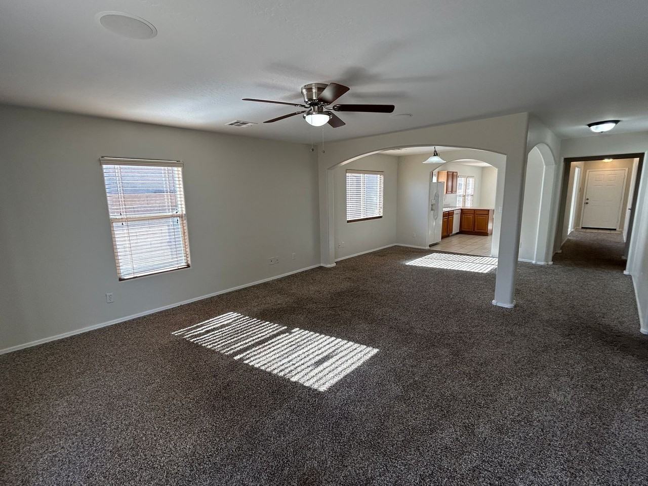 9027 S Parkside Ln E - Photo 7 of 16