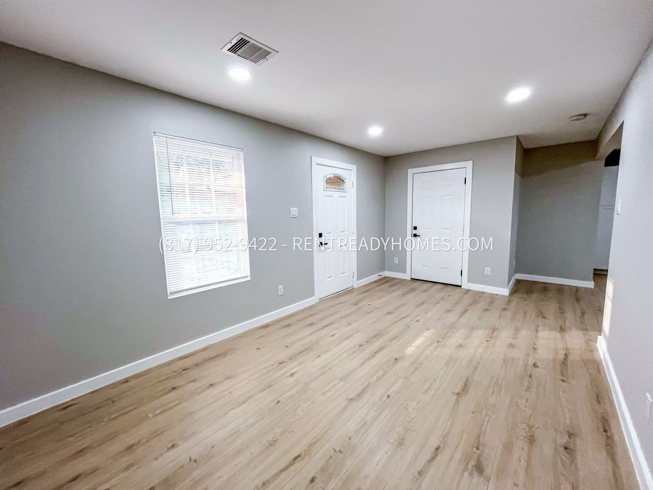 9946 Woodwick St - Photo 3 of 14