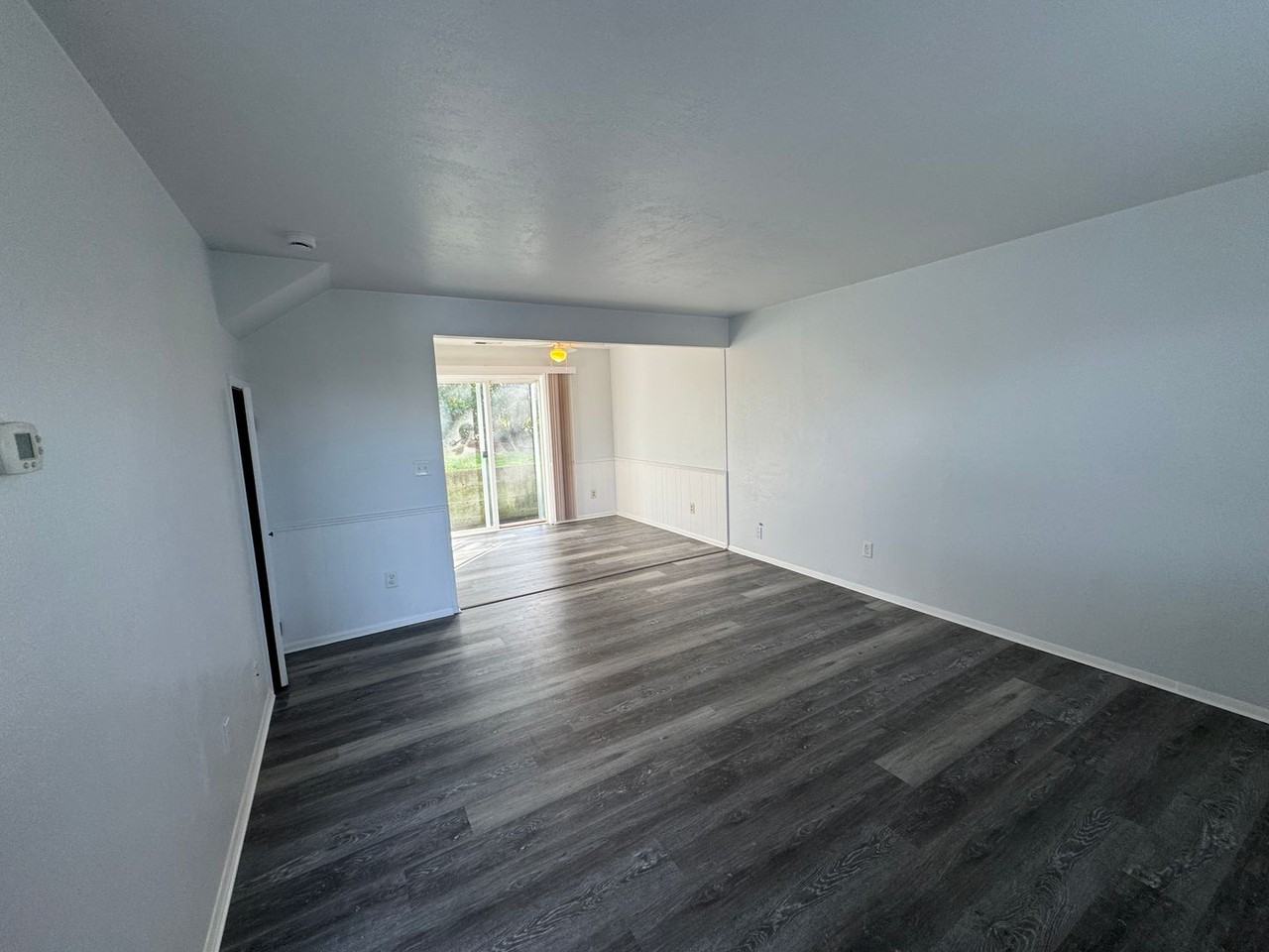 637 Sw 9th St - Photo 4 of 41