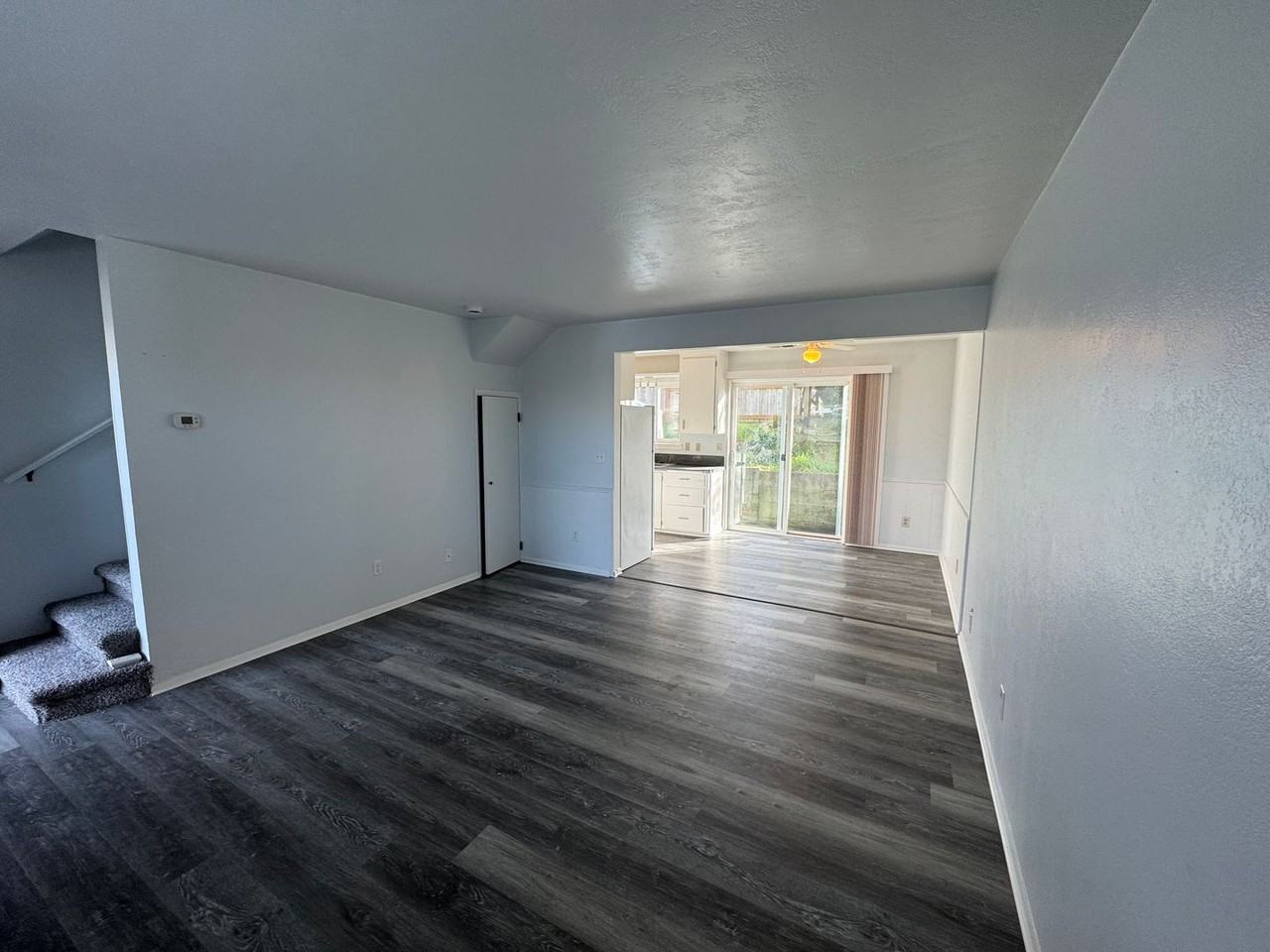 637 Sw 9th St - Photo 5 of 41