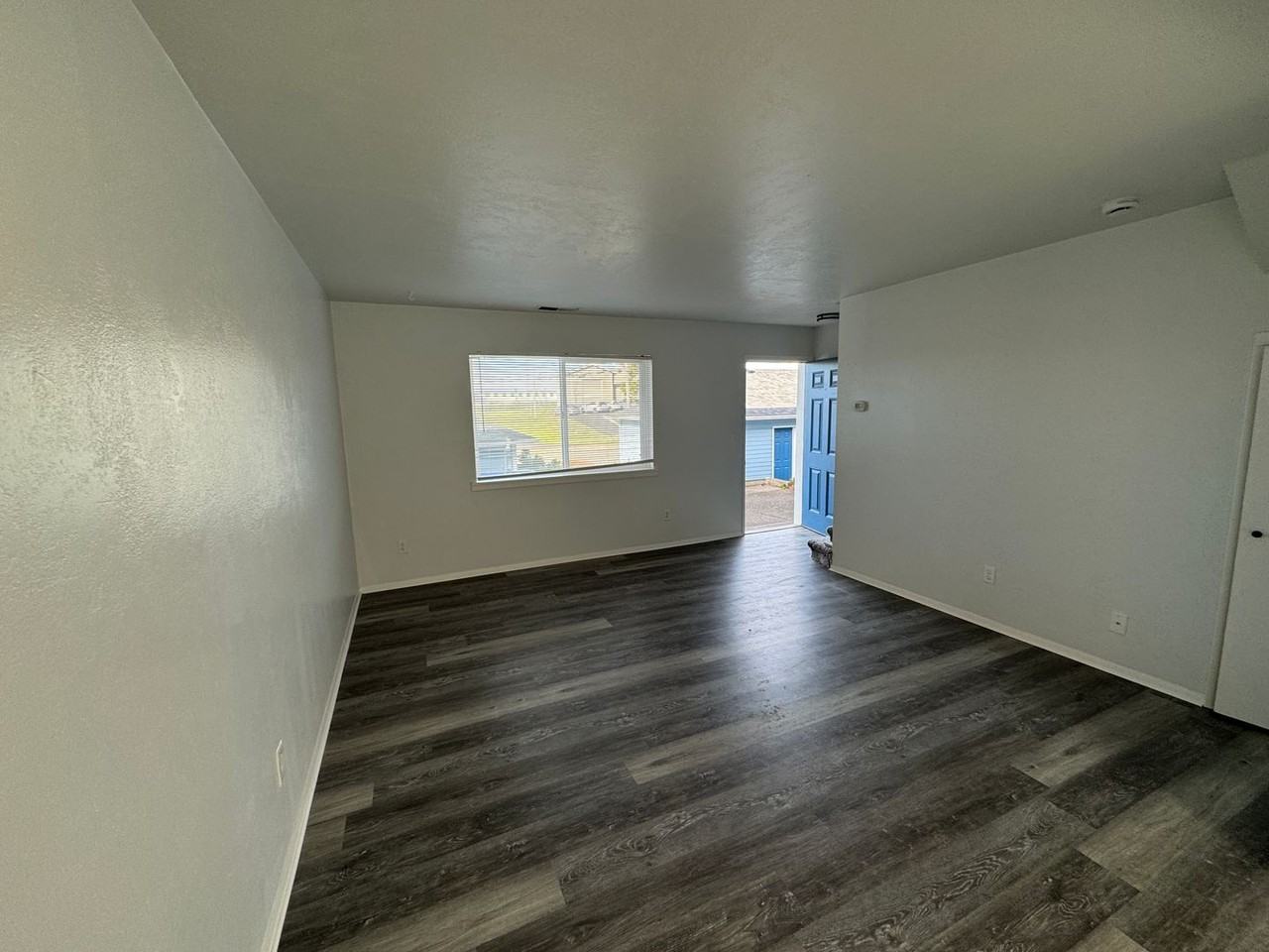 637 Sw 9th St - Photo 7 of 41