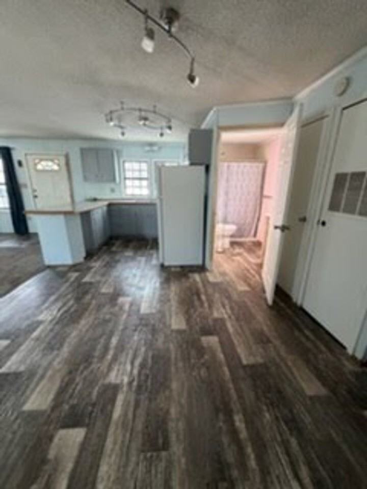 7670 E 280 N - Photo 2 of 16