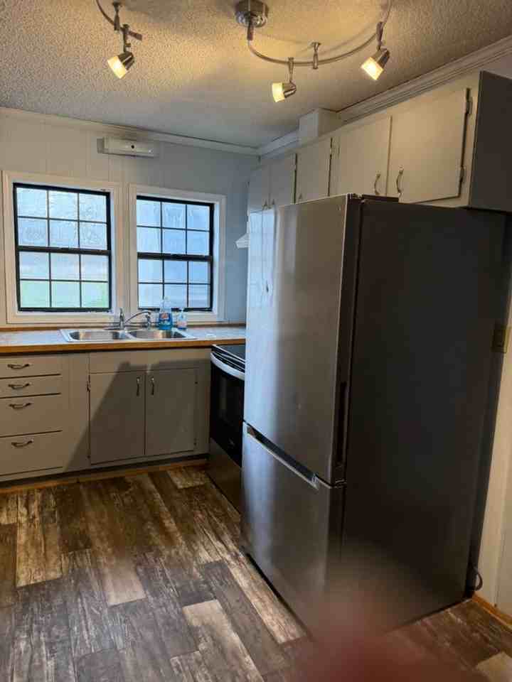 7670 E 280 N - Photo 7 of 16