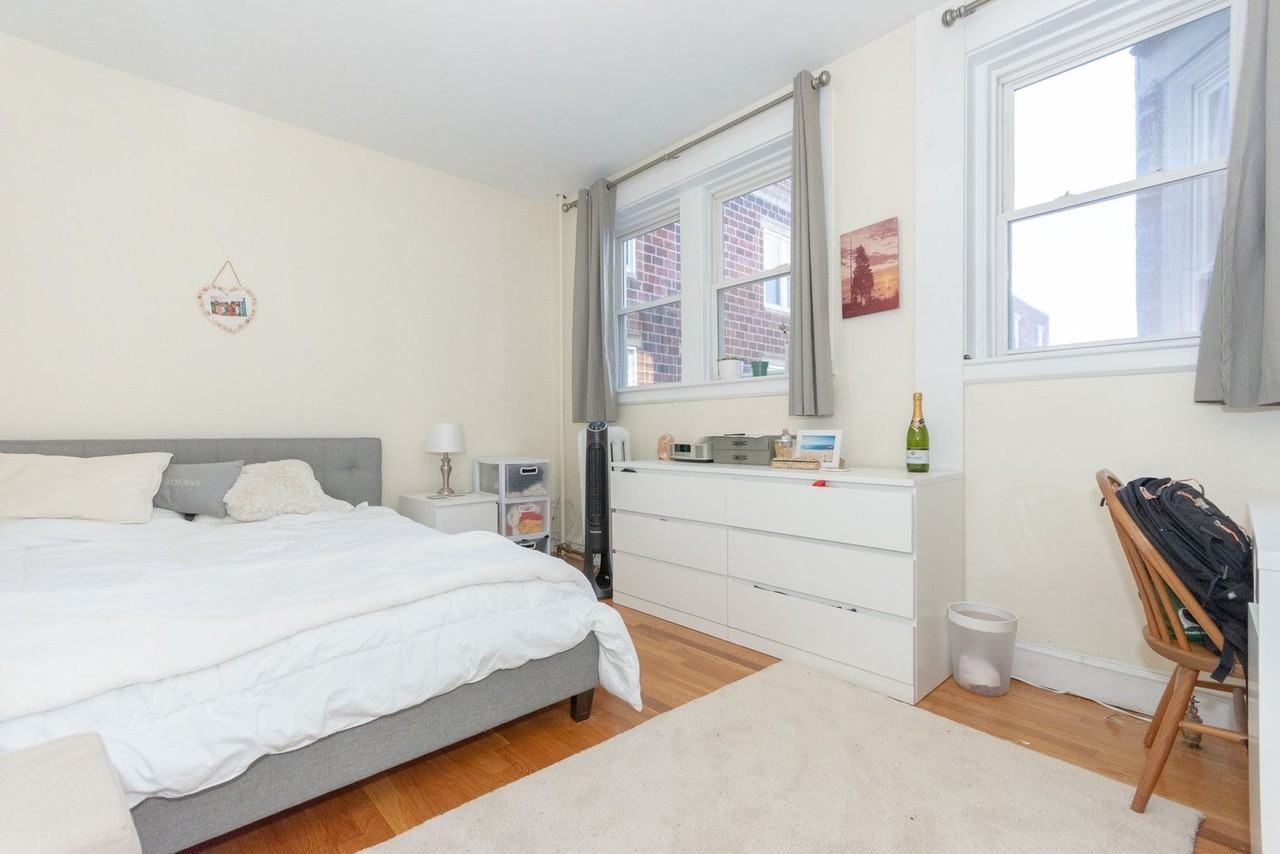 277 Saint Paul St - Photo 6 of 13