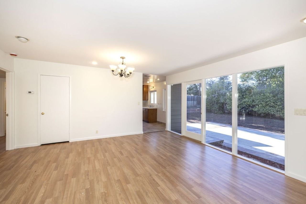 3381 Cowper St - Photo 5 of 15