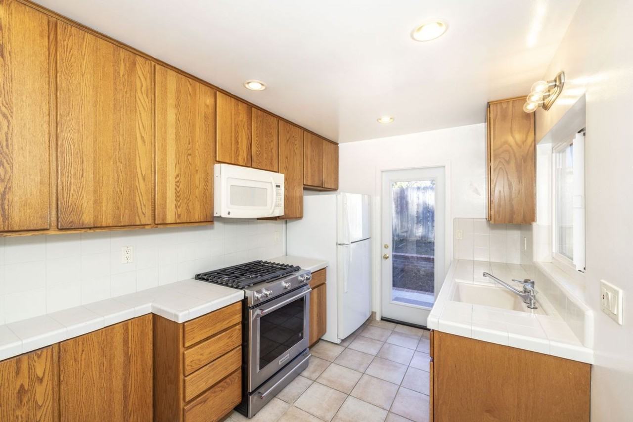 3381 Cowper St - Photo 6 of 15