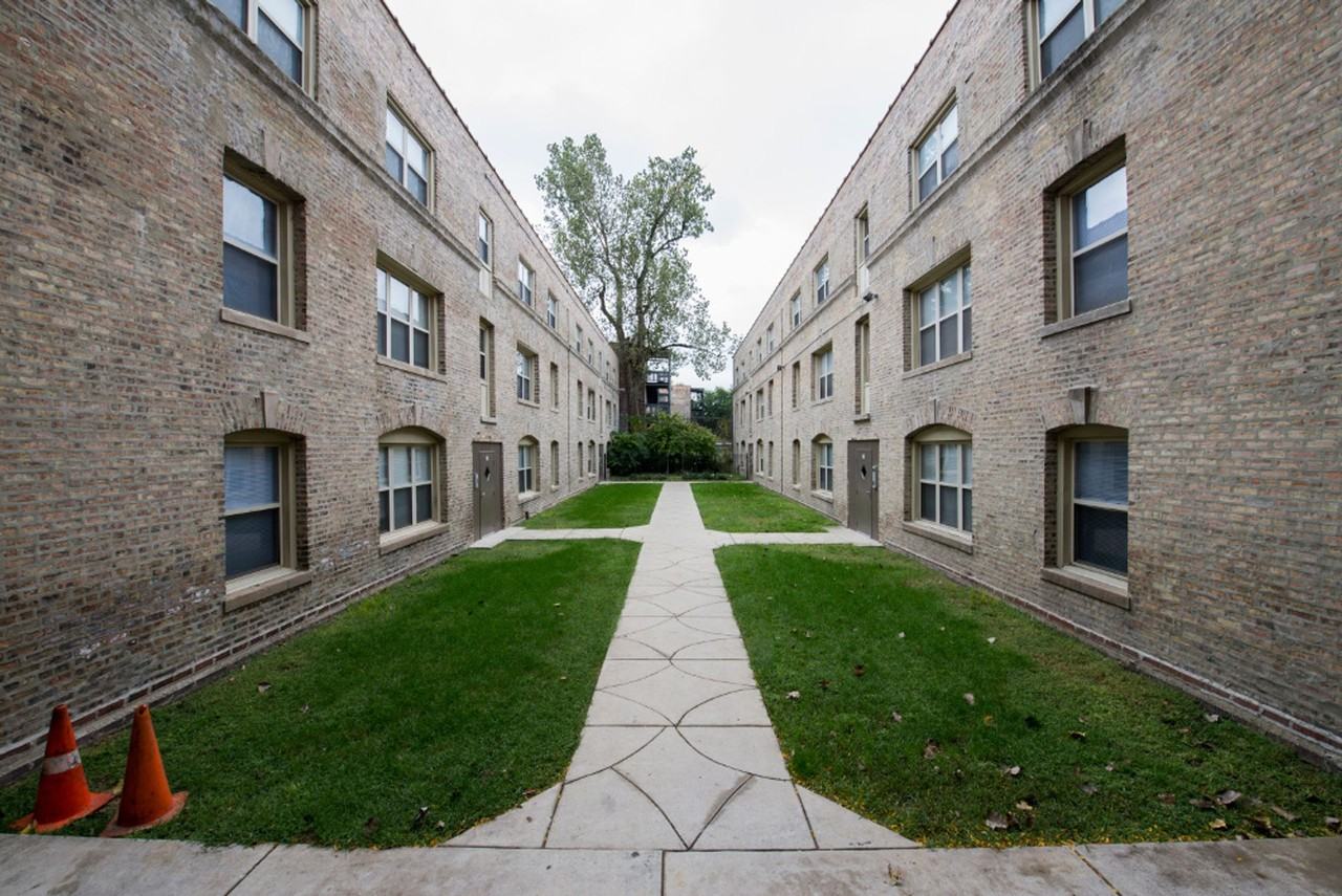 5504 S Wabash - Photo 2 of 44