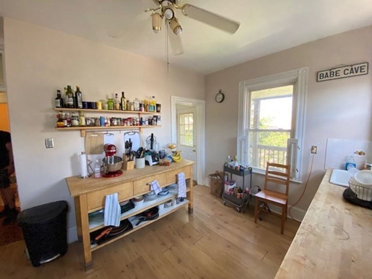 84 Calumet St - Photo 4 of 16