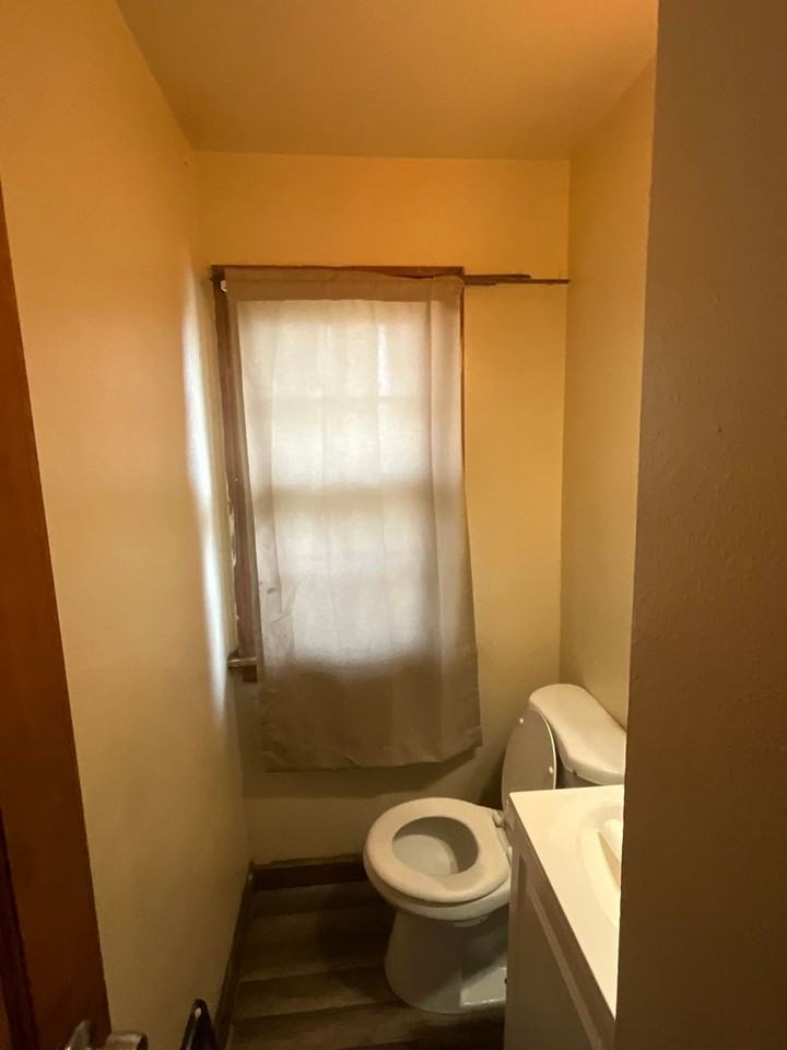 4166 N 17th St - Photo 2 of 8