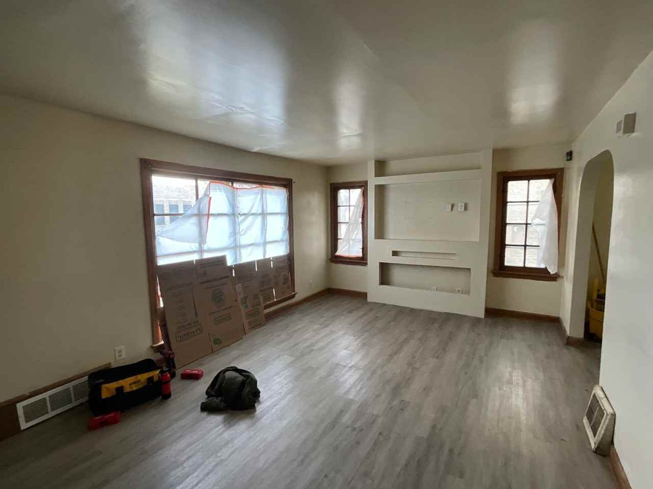 4166 N 17th St - Photo 4 of 8