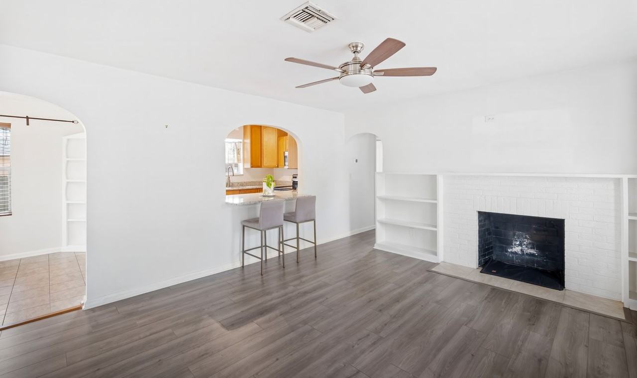 725 35th St N - Photo 5 of 25