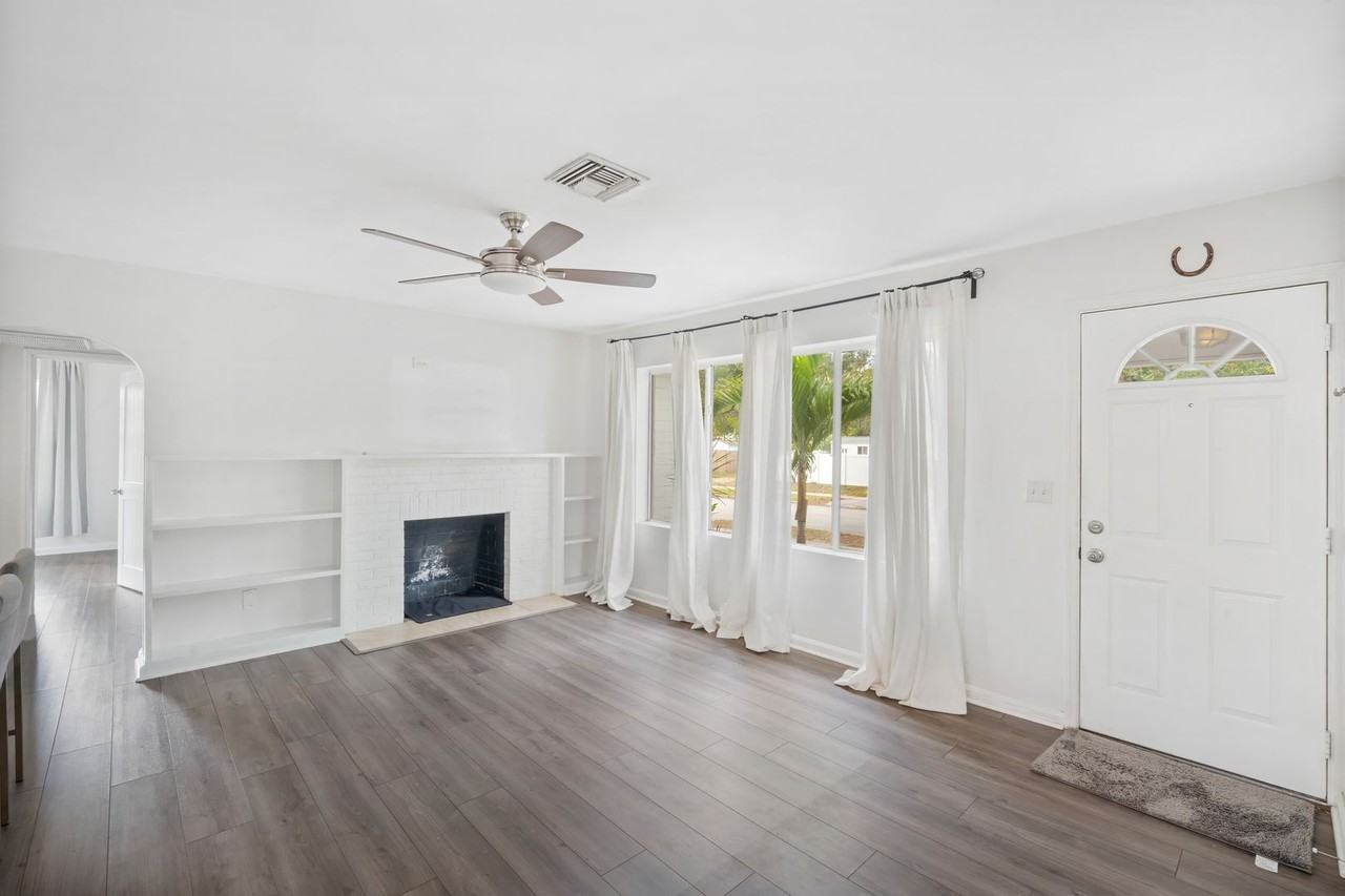 725 35th St N - Photo 6 of 25