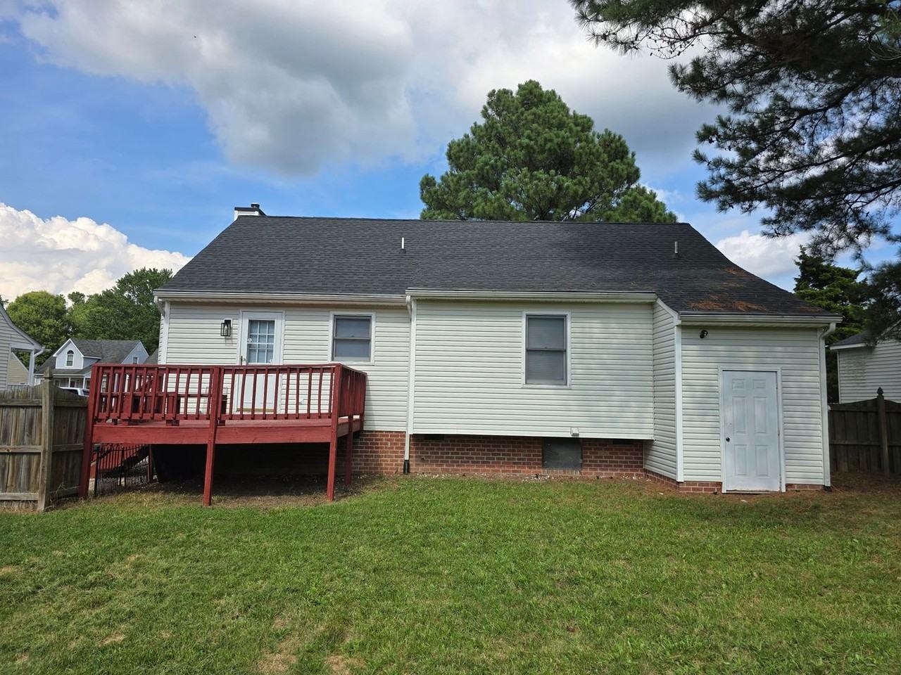 7406 Pineleaf Dr - Photo 2 of 23