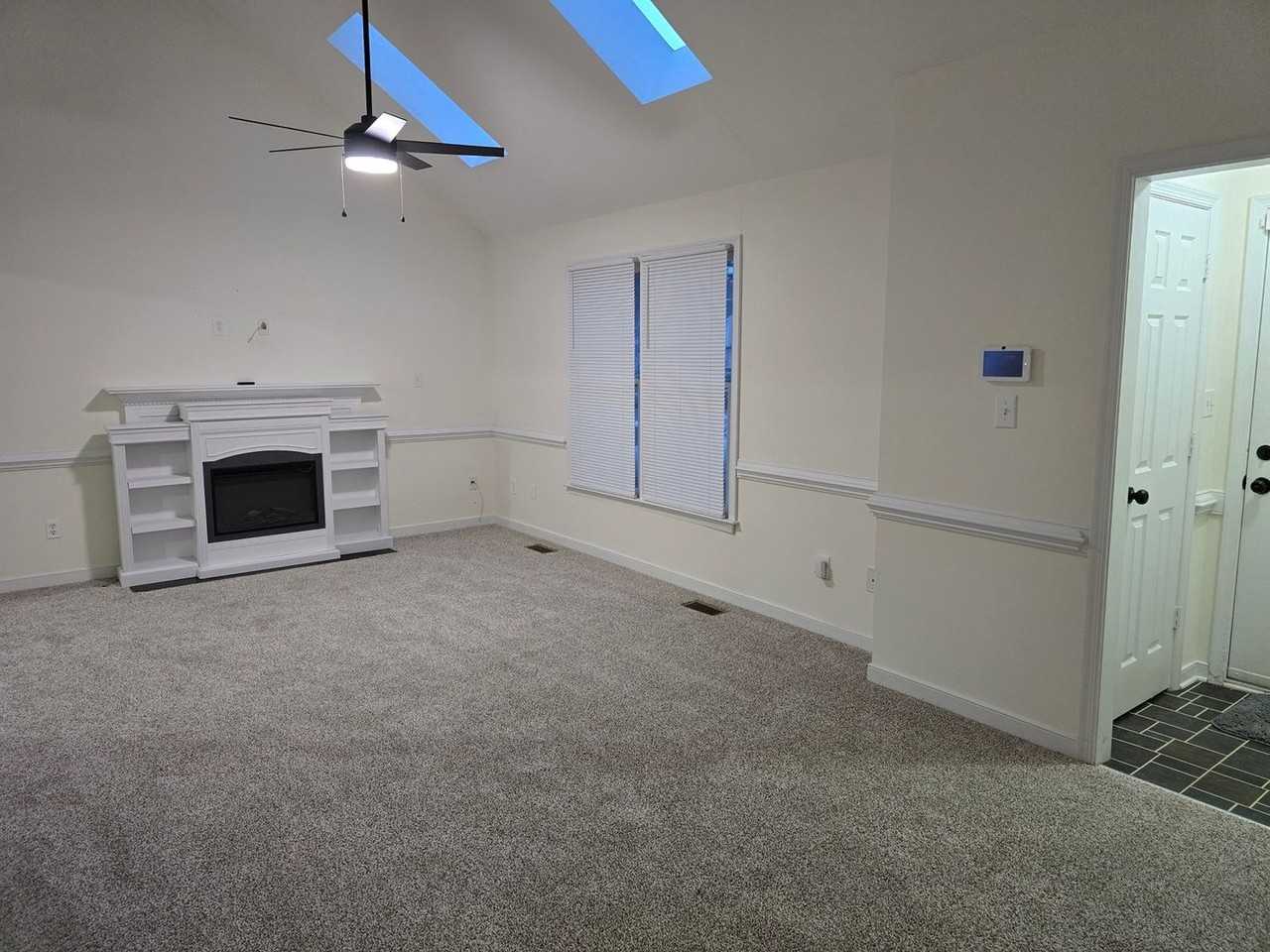 7406 Pineleaf Dr - Photo 4 of 23