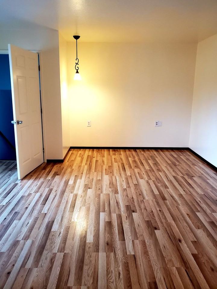 1704 Bay St - Photo 2 of 10