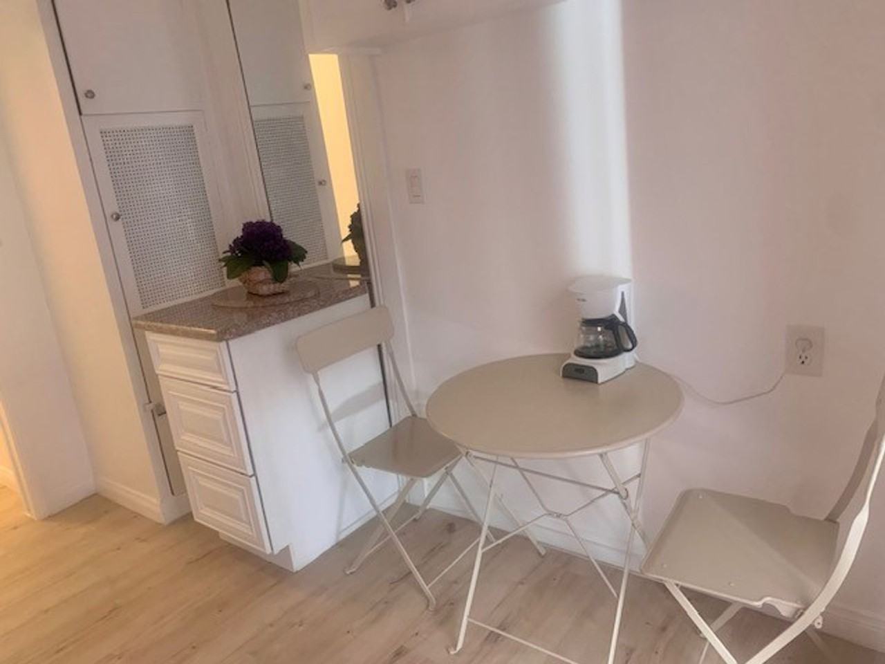 321 Murray Dr - Photo 2 of 9