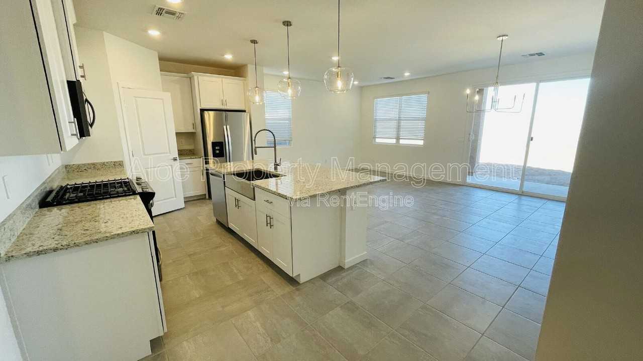 36972 W Prado St - Photo 3 of 18