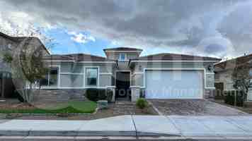 featured image of 3305 E Cashman Dr
