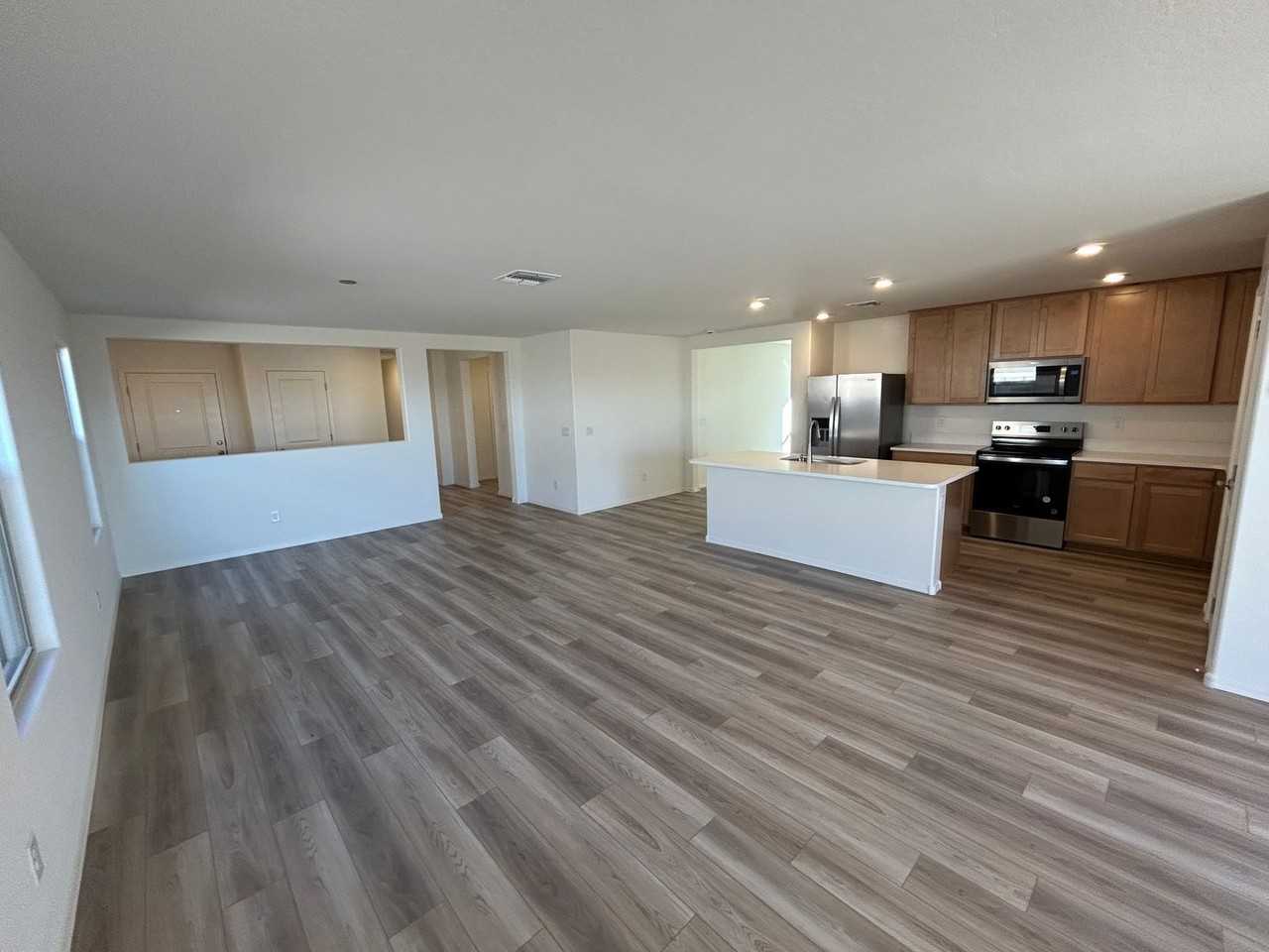 24367 W Jessica Ln - Photo 5 of 26