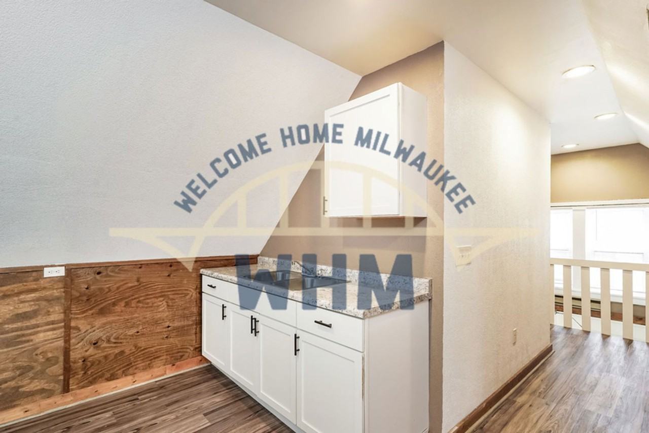 2720 N Oakland Ave - Photo 7 of 16