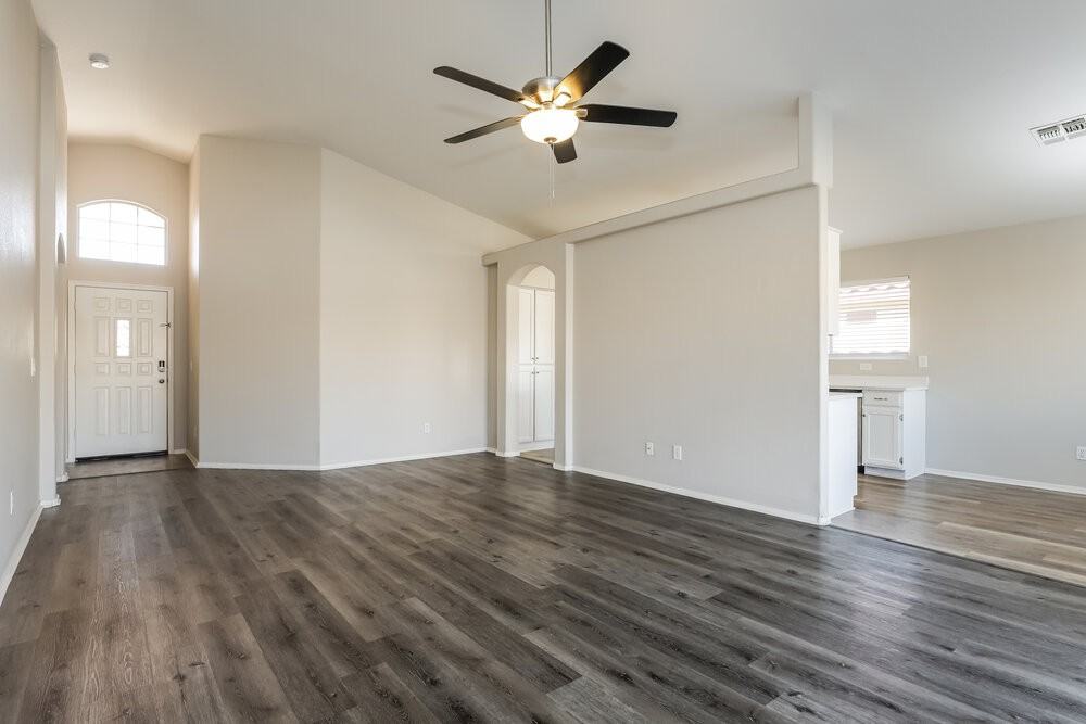 12218 W Cambridge Ave - Photo 4 of 16