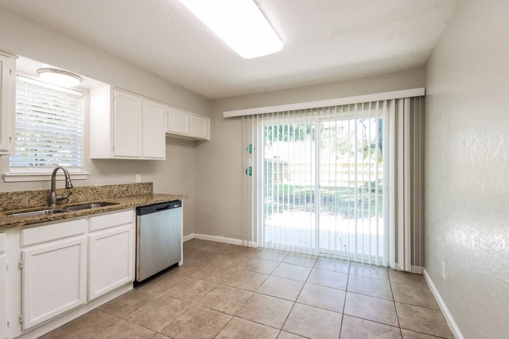 2823 Forestbrook Dr - Photo 7 of 17