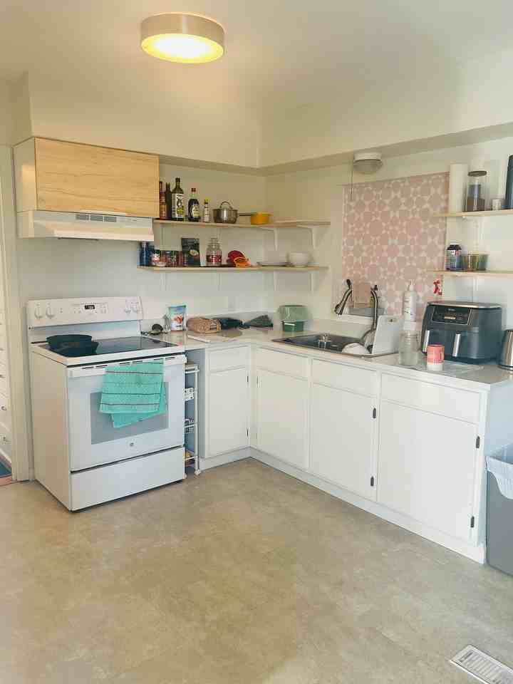 9305 North Portsmouth Avenue - Photo 2 of 5