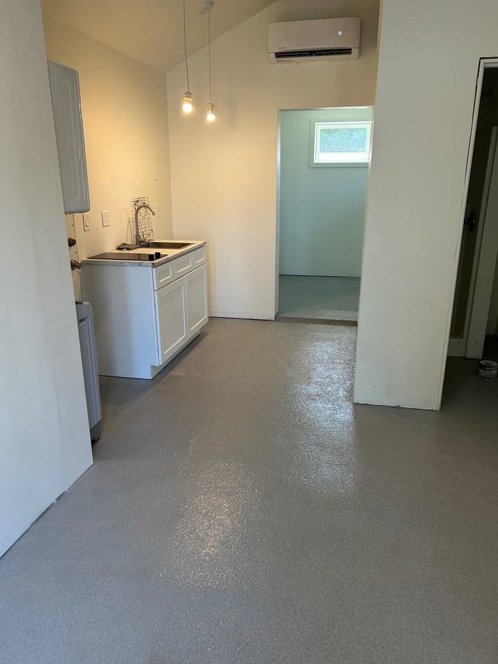 9305 North Portsmouth Avenue - Photo 5 of 5