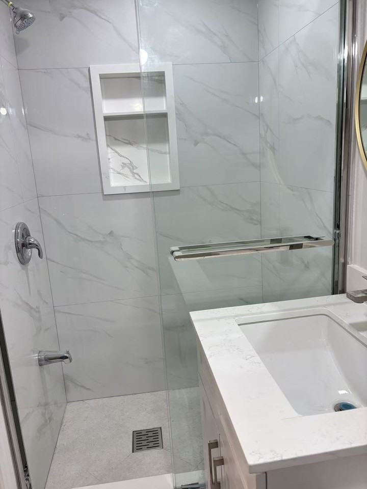 Palmerston Blvd & College St #3rd floor - Photo 7 of 7