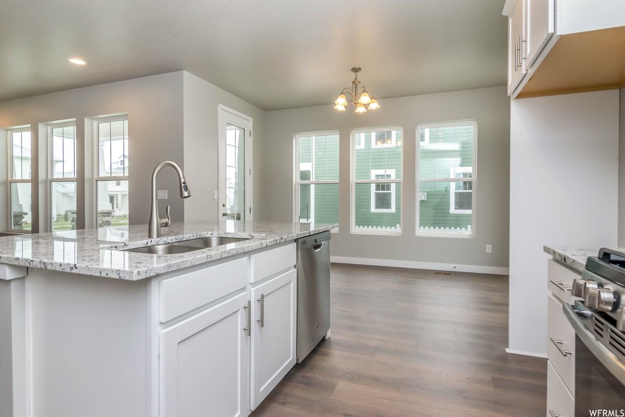 10632 S Lamond Dr - Photo 4 of 18