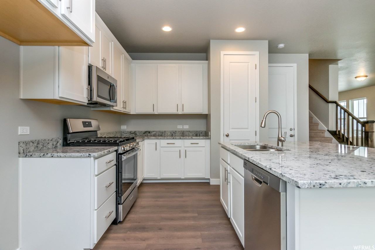 10632 S Lamond Dr - Photo 5 of 18